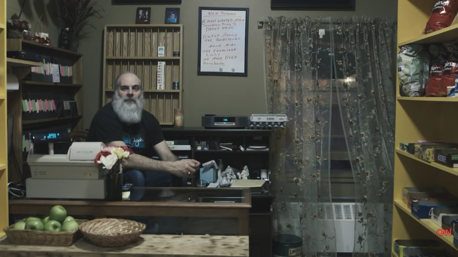 Tienda en las Begich Towers